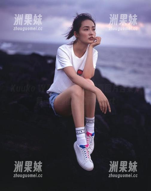 Kuuko W献上全新申鹤写真图片合集，每一张都值得收藏！.txt
